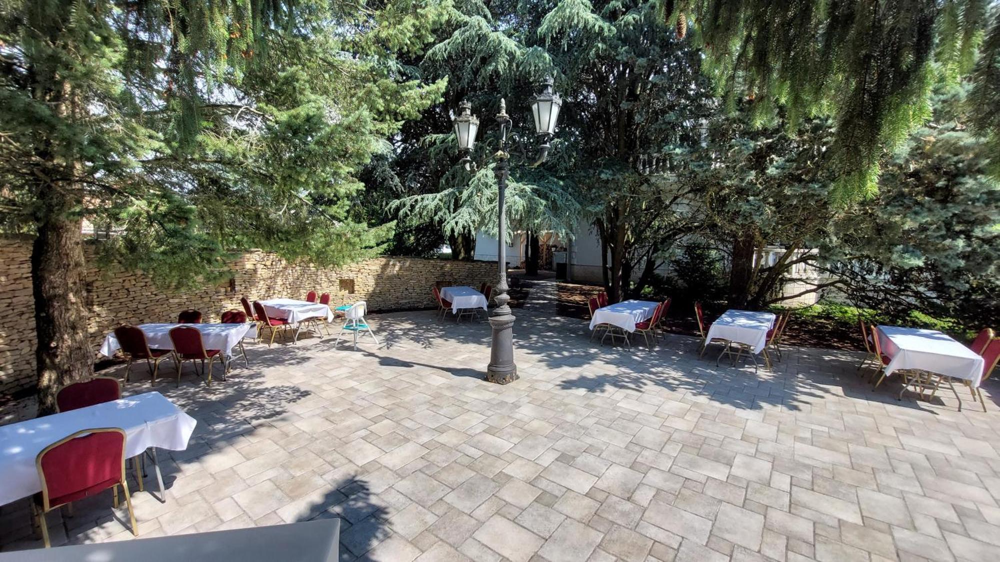 Castle Garden *** Apartamento Szombathely Exterior foto