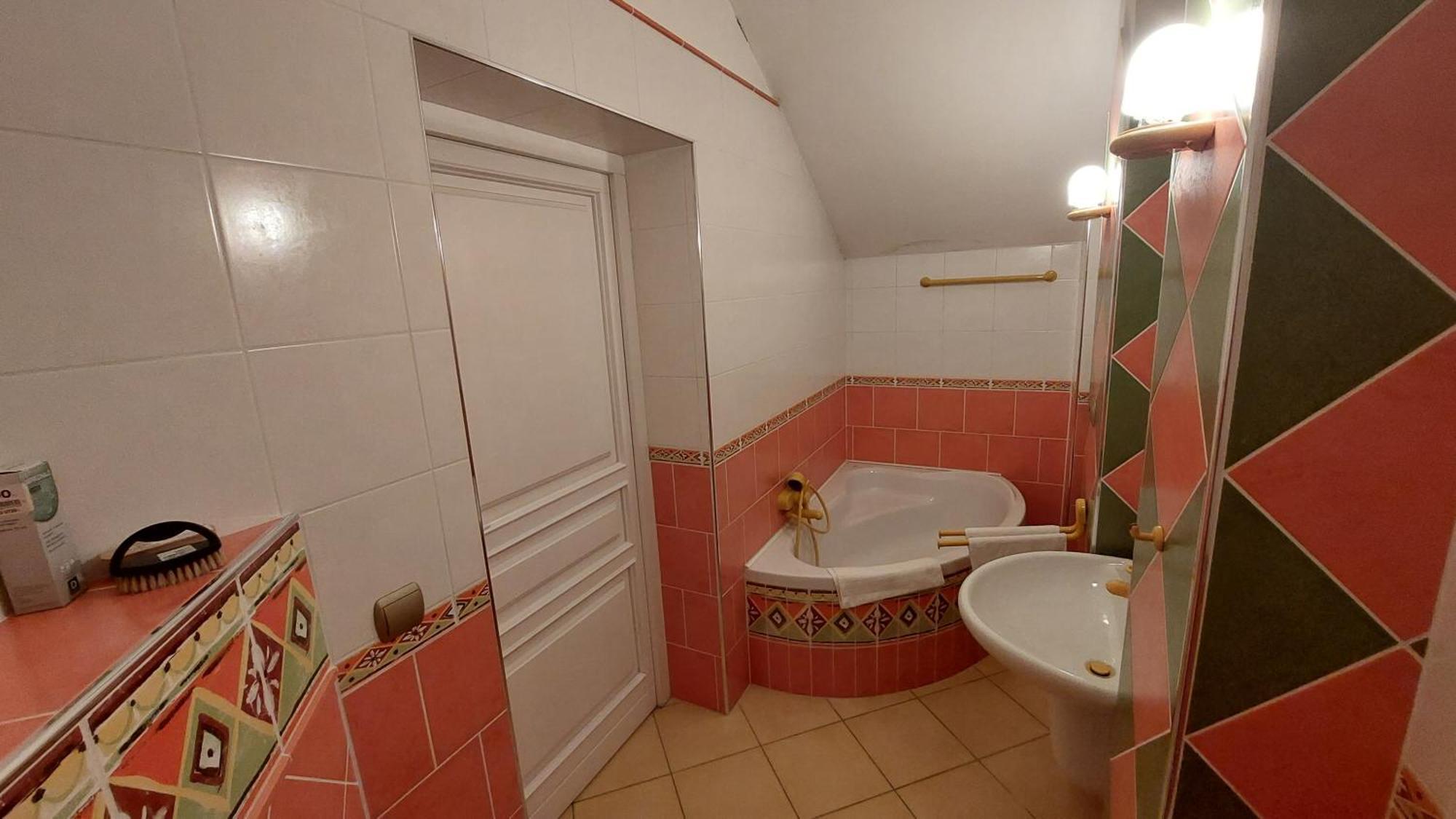 Castle Garden *** Apartamento Szombathely Quarto foto