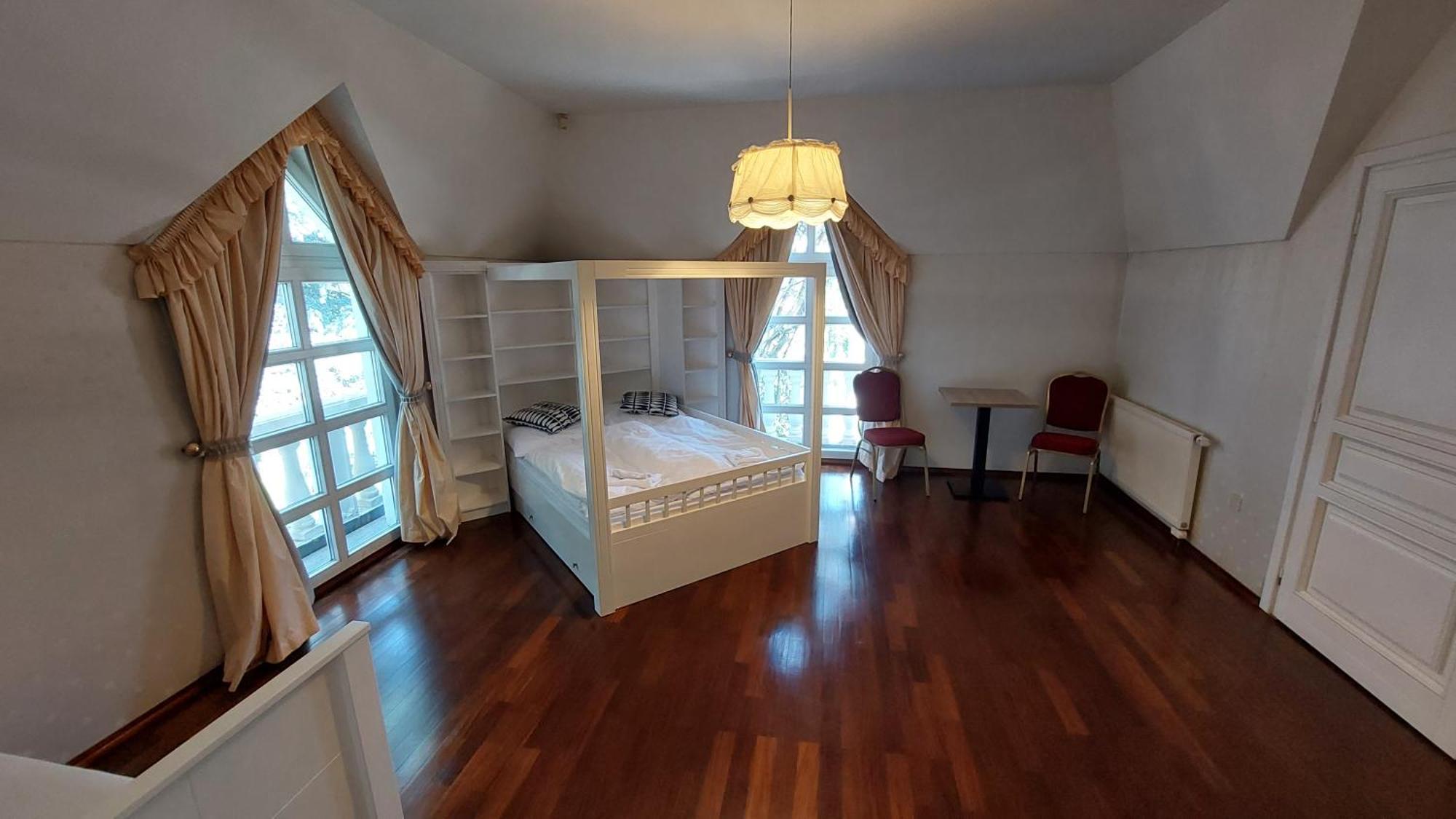 Castle Garden *** Apartamento Szombathely Quarto foto