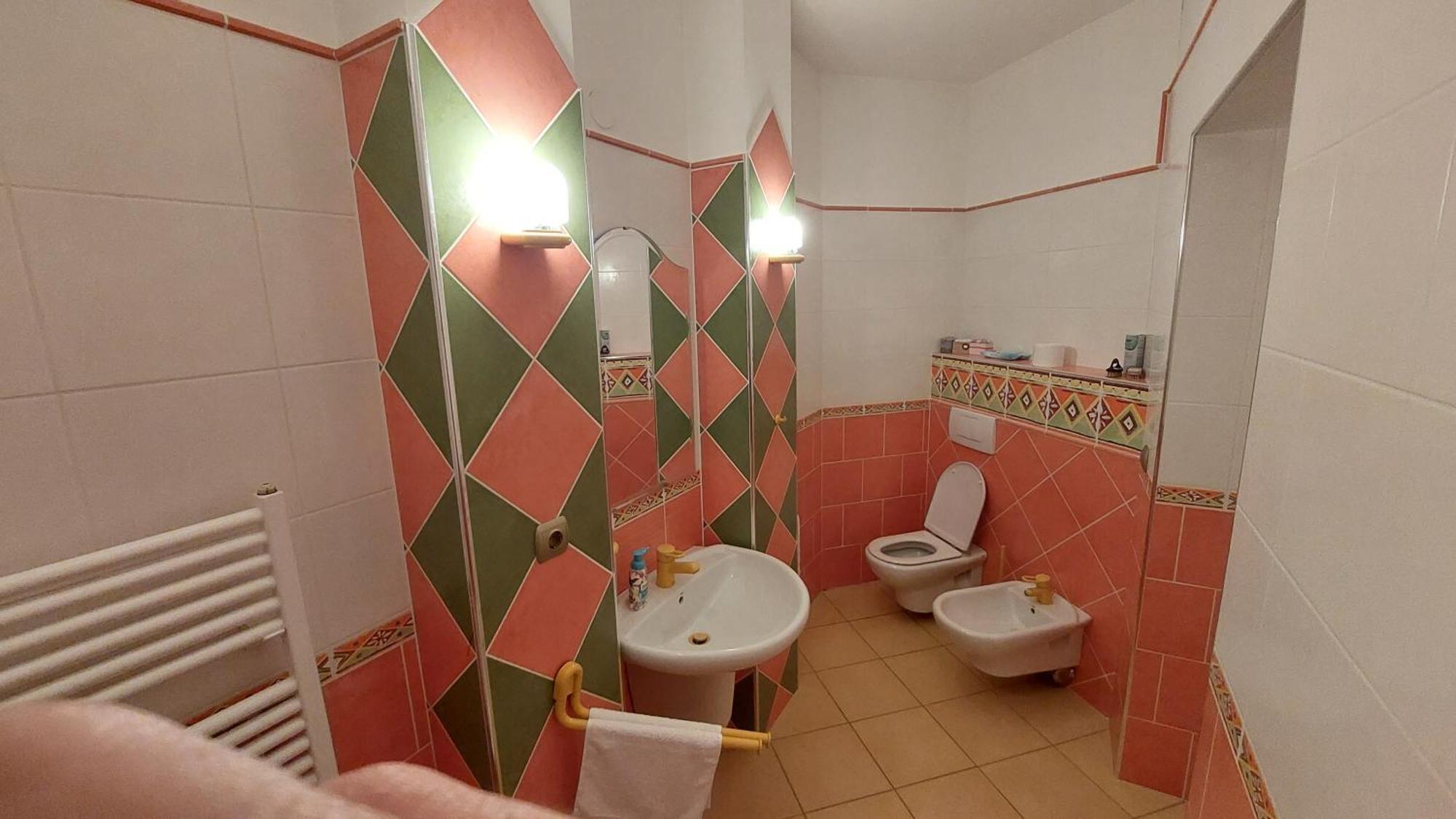 Castle Garden *** Apartamento Szombathely Quarto foto