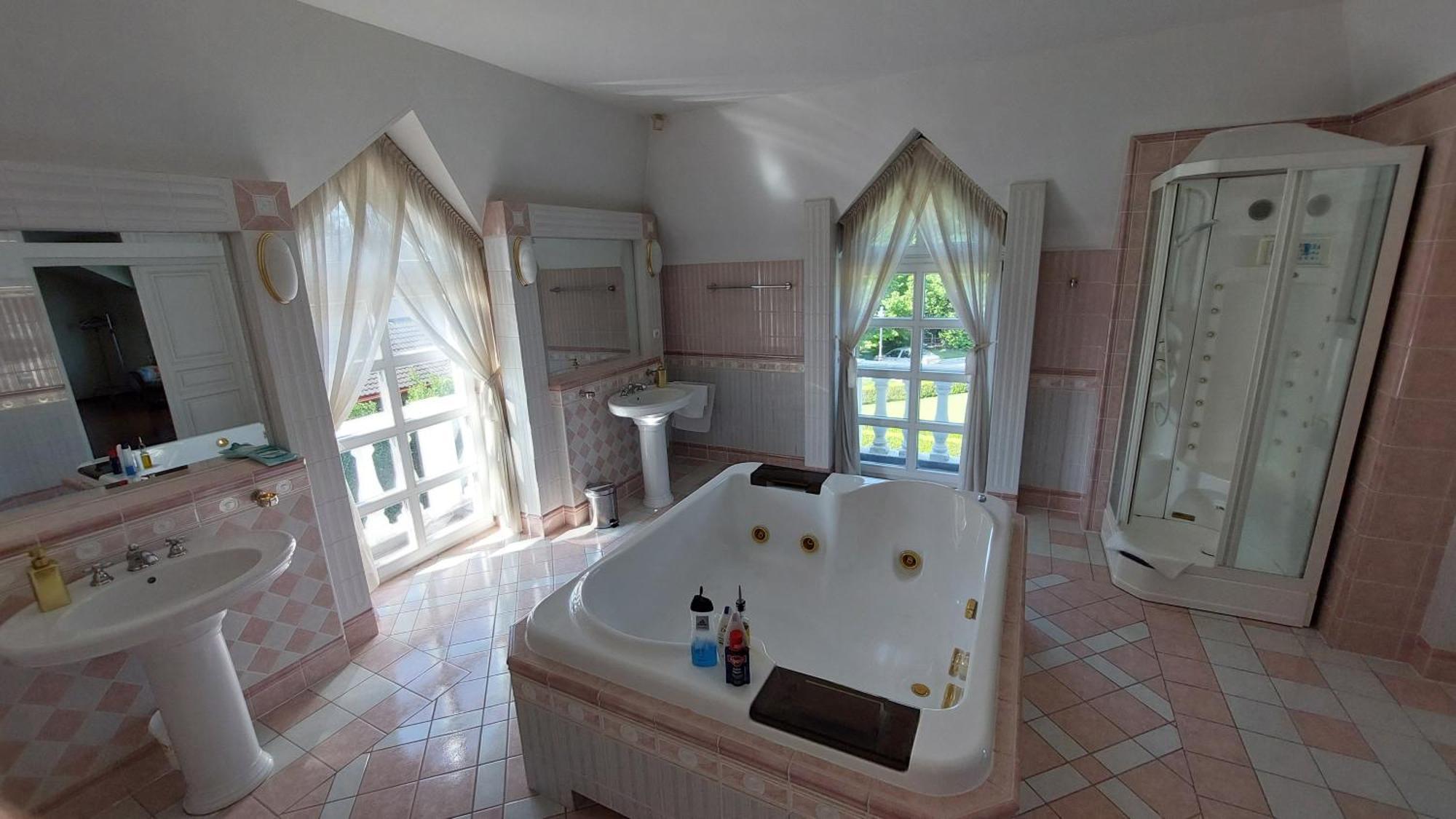 Castle Garden *** Apartamento Szombathely Quarto foto